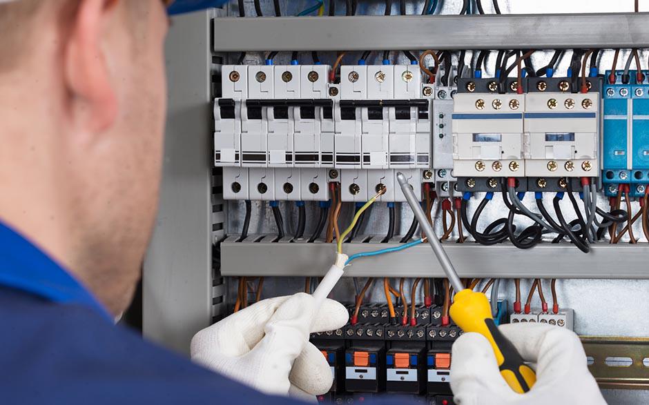 recherche travail électricien bâtiment Menucourt