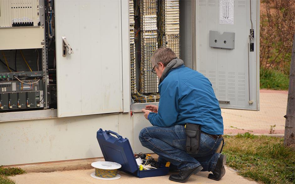 recherche travail électricien bâtiment Menucourt