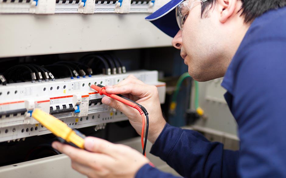 cherche électricien pas cher Versailles
